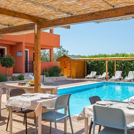 Hotel Natura Vilanija Екстериор снимка
