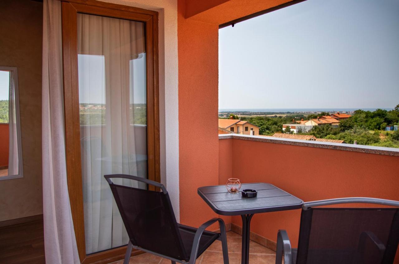 Hotel Natura Vilanija Екстериор снимка