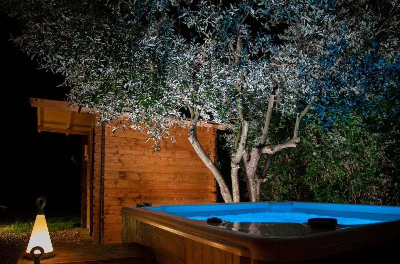 Hotel Natura Vilanija Екстериор снимка
