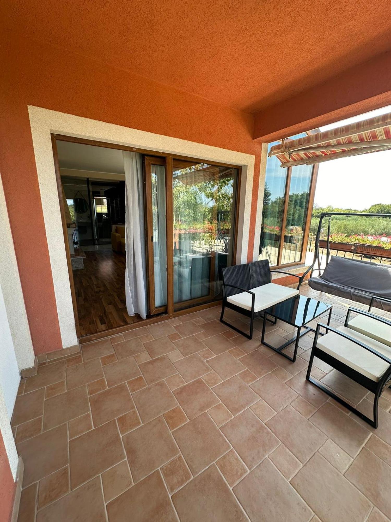 Hotel Natura Vilanija Екстериор снимка