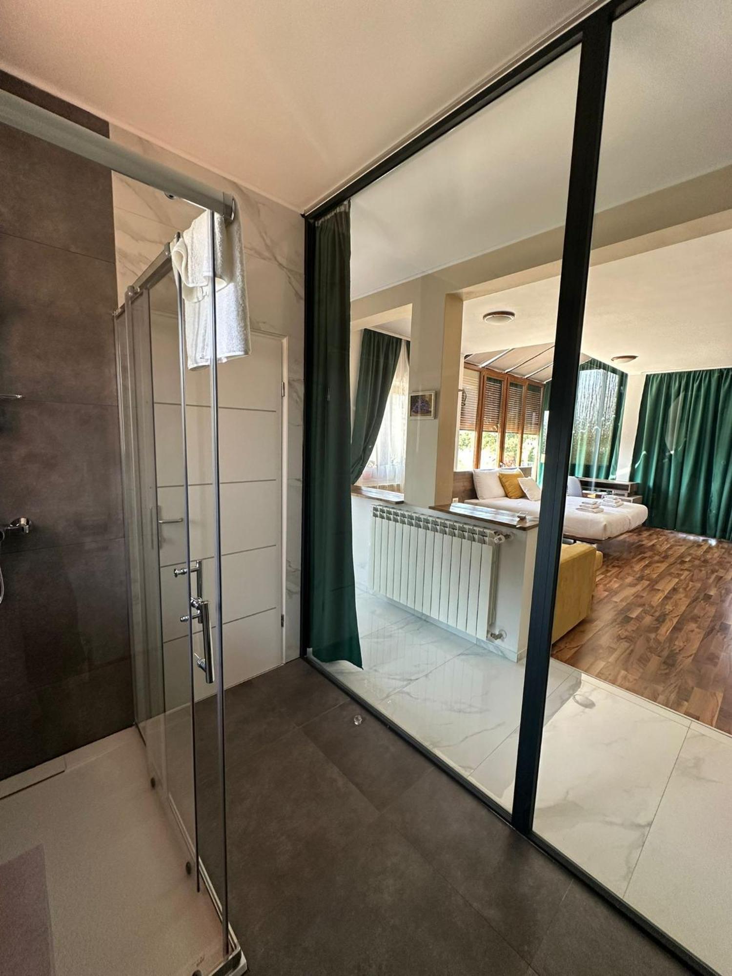 Hotel Natura Vilanija Екстериор снимка