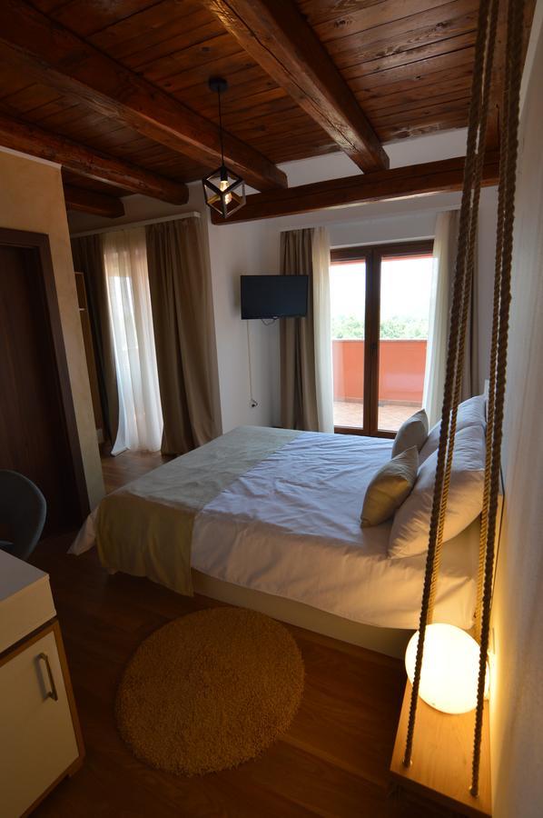 Hotel Natura Vilanija Екстериор снимка