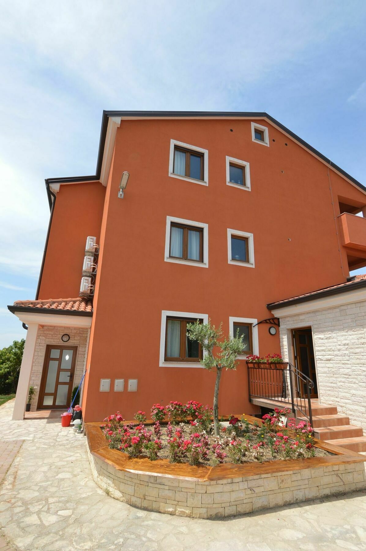 Hotel Natura Vilanija Екстериор снимка